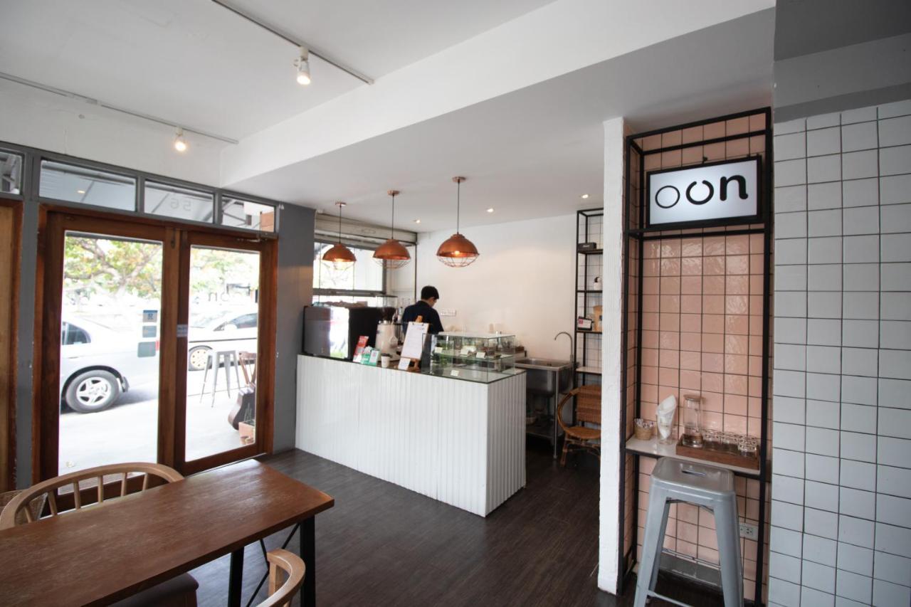 Hostel Oon Poshtel x Cafe Chiang Mai Exterior foto