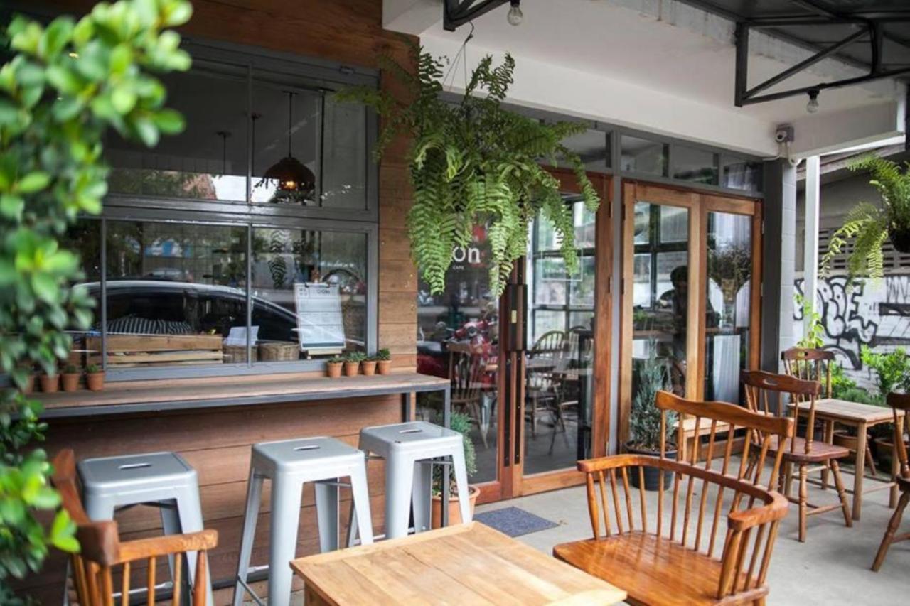 Hostel Oon Poshtel x Cafe Chiang Mai Exterior foto